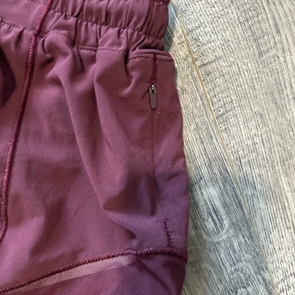 Hotty Hot Low-Rise Lined Short 2.5" - Picture 3 of 4